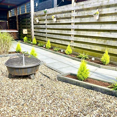 Tiny House With Sauna & Jacuzzi Near Amsterdam Vijfhuizen Екстер'єр фото
