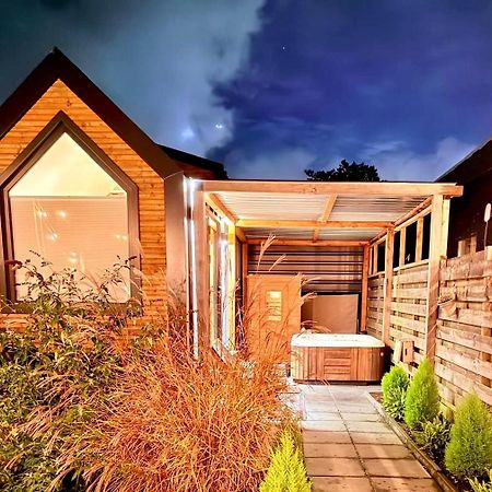 Tiny House With Sauna & Jacuzzi Near Amsterdam Vijfhuizen Екстер'єр фото