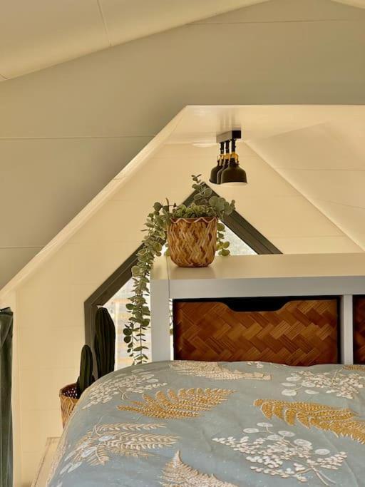 Tiny House With Sauna & Jacuzzi Near Amsterdam Vijfhuizen Екстер'єр фото