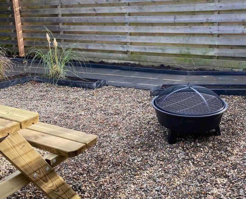 Tiny House With Sauna & Jacuzzi Near Amsterdam Vijfhuizen Екстер'єр фото