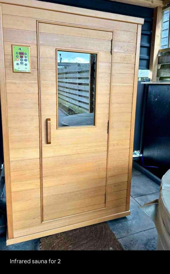Tiny House With Sauna & Jacuzzi Near Amsterdam Vijfhuizen Екстер'єр фото