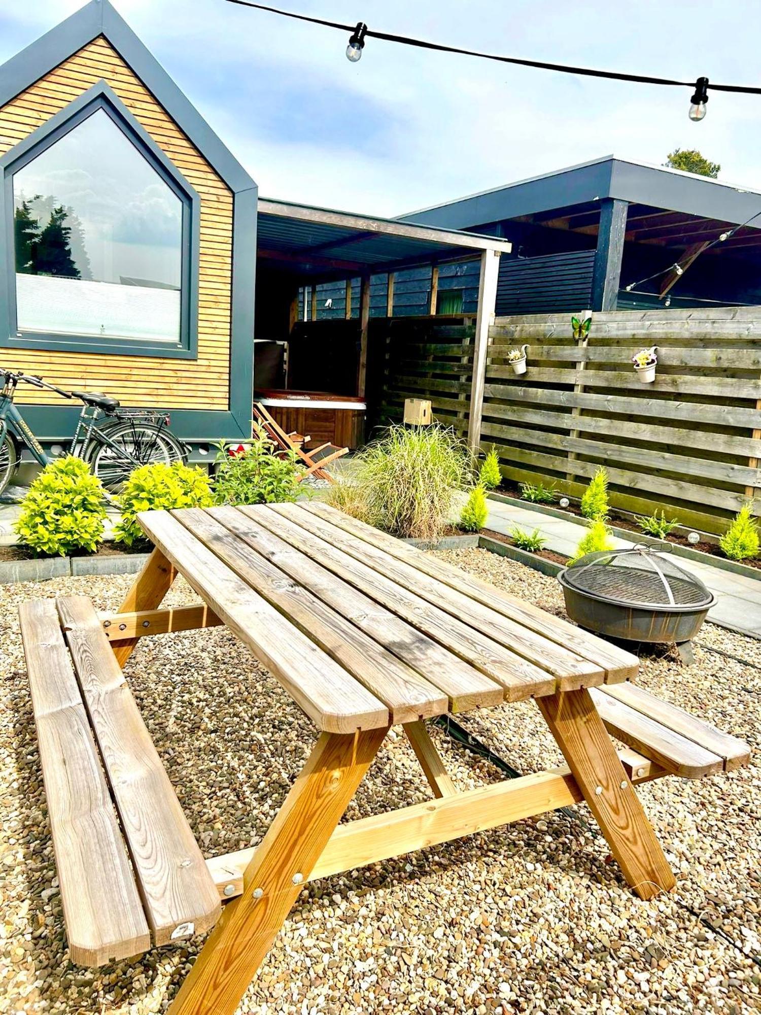 Tiny House With Sauna & Jacuzzi Near Amsterdam Vijfhuizen Екстер'єр фото