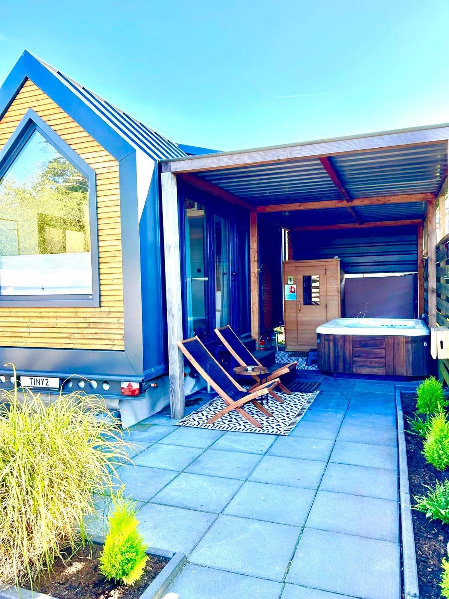 Tiny House With Sauna & Jacuzzi Near Amsterdam Vijfhuizen Екстер'єр фото