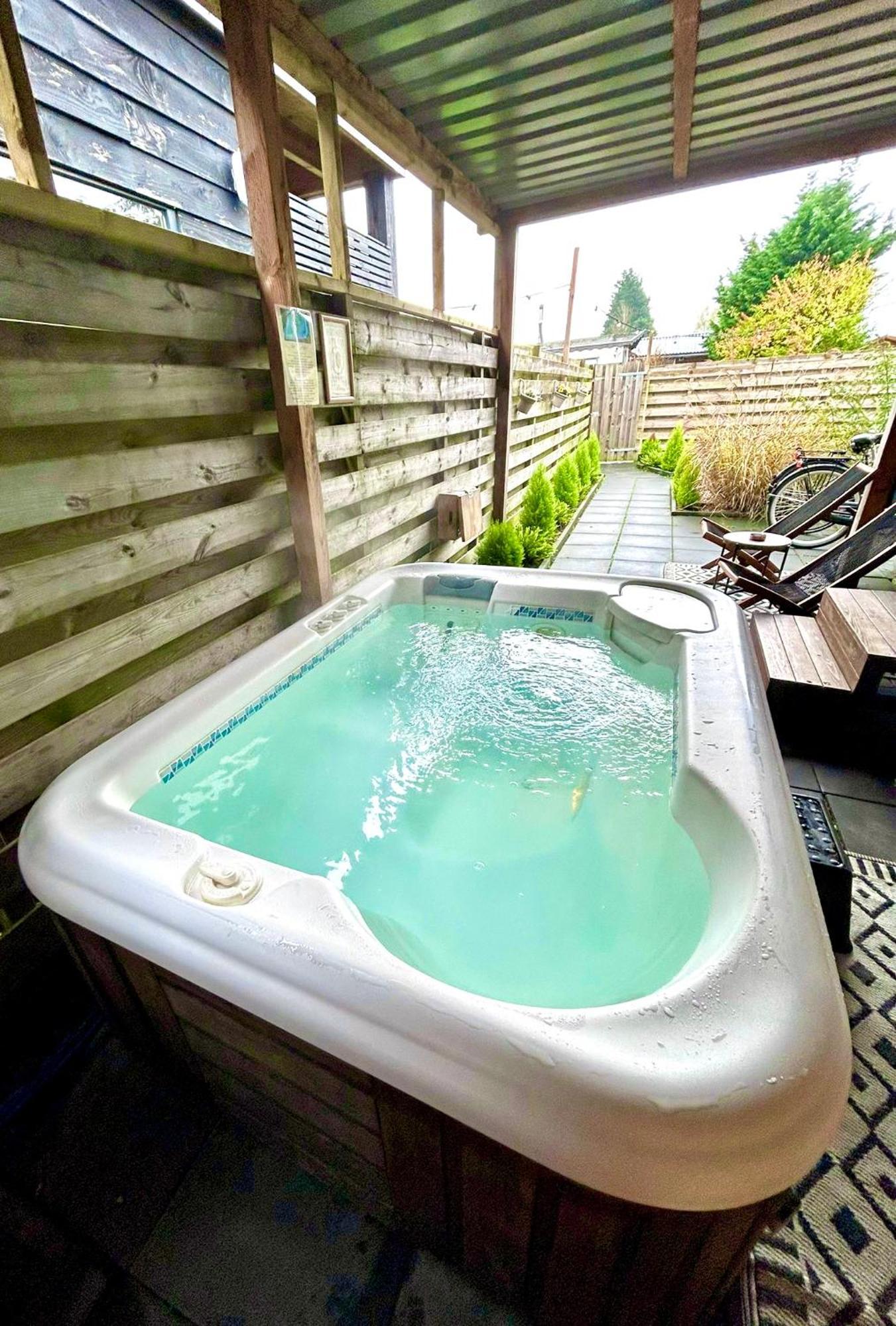 Tiny House With Sauna & Jacuzzi Near Amsterdam Vijfhuizen Екстер'єр фото